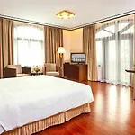 Garco Dragon Hotel